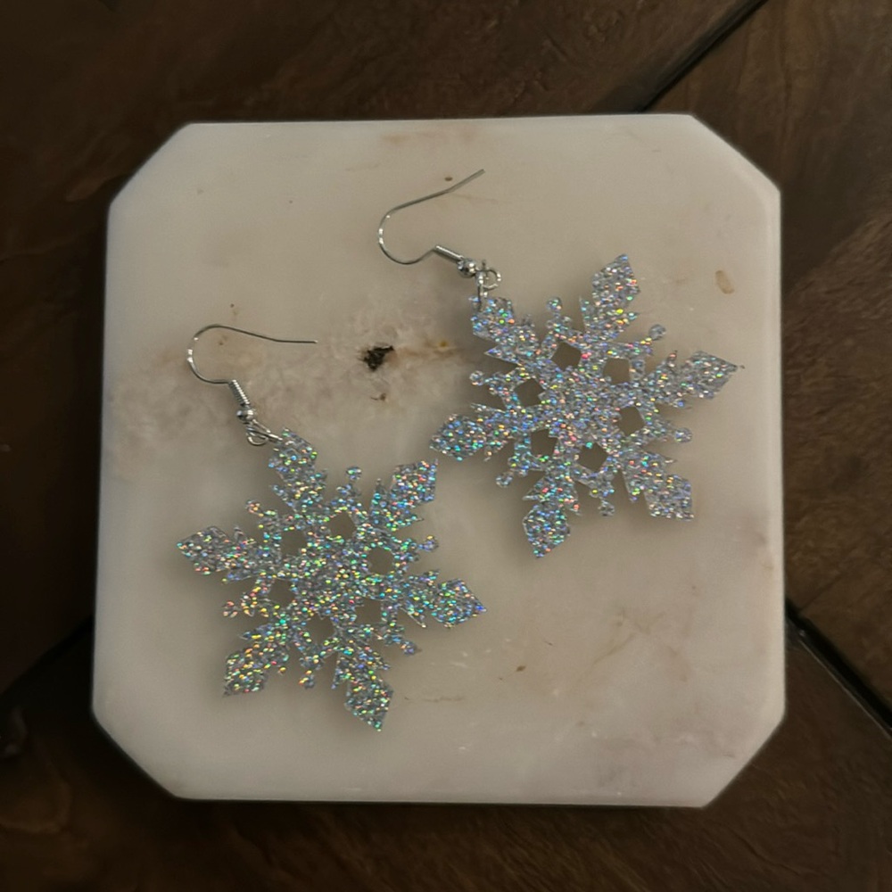 Snowflake Earrings - Picture 1 of 1